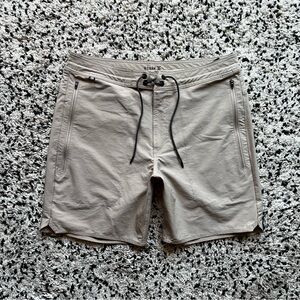 Roark Layover Hybrid Trail Shorts 18" Light Khaki Stretch RS310 Men's Size 32